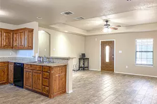 1306 Laredo Dr, Granbury, TX 76048 - Photo 11