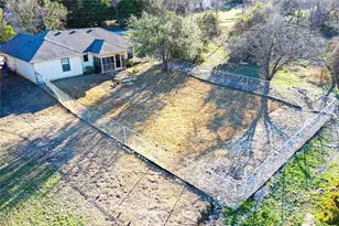 1306 Laredo Dr, Granbury, TX 76048 - Photo 33