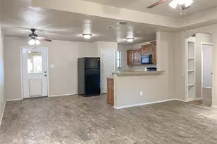 1306 Laredo Dr, Granbury, TX 76048 - Photo 5