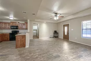 1306 Laredo Dr, Granbury, TX 76048 - Photo 9