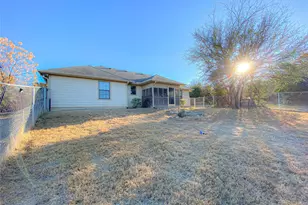 1306 Laredo Dr, Granbury, TX 76048 - Photo 27