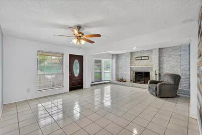 2422 Lakeshore Drive, Grand Prairie, TX 75051 - Photo 5