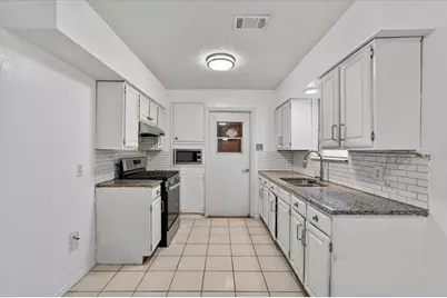 2422 Lakeshore Drive, Grand Prairie, TX 75051 - Photo 7