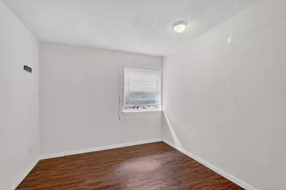 2422 Lakeshore Drive, Grand Prairie, TX 75051 - Photo 17