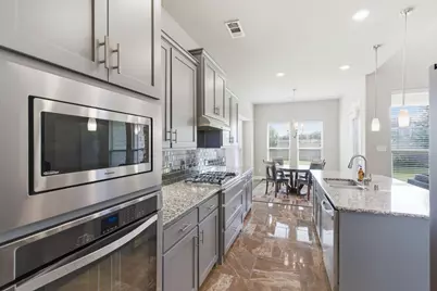 7452 Reverchon Drive, Irving, TX 75063 - Photo 11