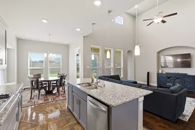 7452 Reverchon Drive, Irving, TX 75063 - Photo 13