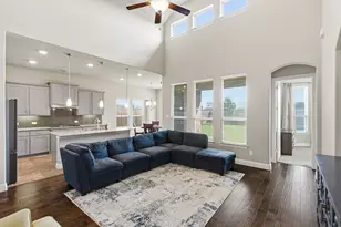7452 Reverchon Dr, Irving, TX 75063 - Photo 19