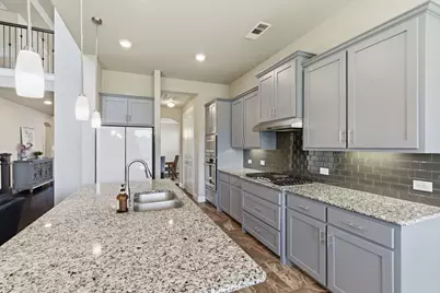 7452 Reverchon Drive, Irving, TX 75063 - Photo 9