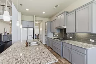 7452 Reverchon Dr, Irving, TX 75063 - Photo 9