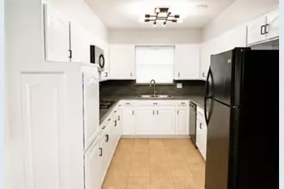 2117 Wellington Drive, Grand Prairie, TX 75051 - Photo 5