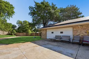 1303 Heather Glen St, Duncanville, TX 75137 - Photo 33