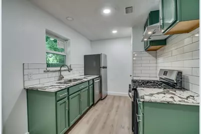 822 Milky Way, Garland, TX 75040 - Photo 13