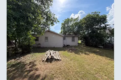 277 S Avenue L, Crawford, TX 76638 - Photo 5