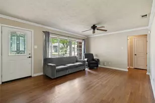 3884 Van Ness Ln, Dallas, TX 75220 - Photo 3