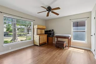 3884 Van Ness Ln, Dallas, TX 75220 - Photo 7