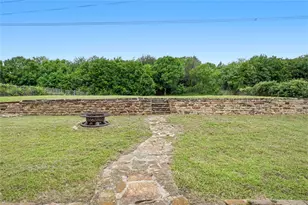 1905 Wedgewood Dr, Grand Prairie, TX 75050 - Photo 25