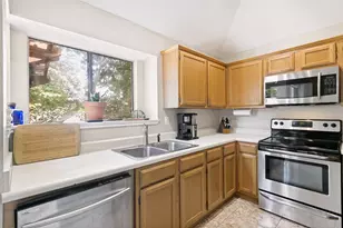 919 Boxwood Dr, Lewisville, TX 75067 - Photo 9