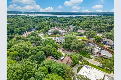 6933 Delrose Drive, Dallas, TX 75214 - Photo 39