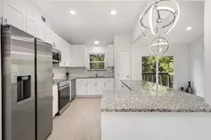 707 W Red Bird Ln, Dallas, TX 75232 - Photo 9