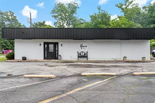 1850 Pine Bluff St, Paris, TX 75460 - Photo 1