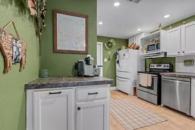 704 S Marable Street, West, TX 76691 - Photo 7