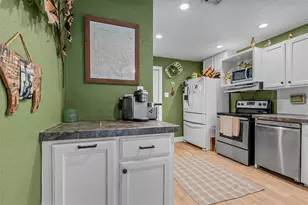 704 S Marable St, West, TX 76691 - Photo 7