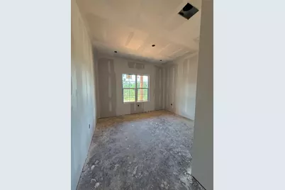 111 W Cupit Way, Gladewater, TX 75647 - Photo 15