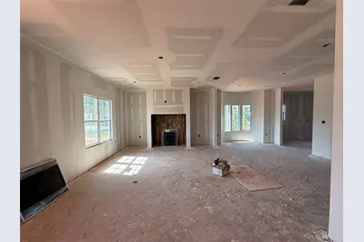 111 W Cupit Way, Gladewater, TX 75647 - Photo 5