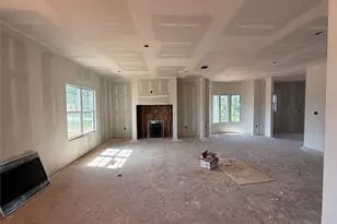111 W Cupit Way, Gladewater, TX 75647 - Photo 5