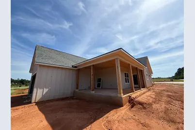 111 W Cupit Way, Gladewater, TX 75647 - Photo 3