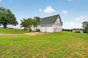 4697 Holbrook Rd, Springtown, TX 76082 - Photo 27