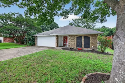 2128 Turf Club Drive, Arlington, TX 76017 - Photo 1
