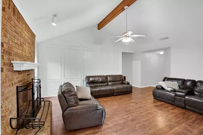 2128 Turf Club Drive, Arlington, TX 76017 - Photo 3