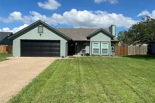 331 Egret Cir, East Tawakoni, TX 75472 - Photo 1
