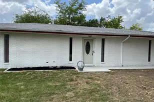 110 Circle Dr, Point, TX 75472 - Photo 1