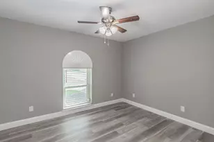 2013 Memphis Dr, Bedford, TX 76022 - Photo 9