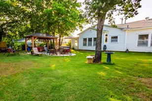611 Grayson St, Nocona, TX 76255 - Photo 29
