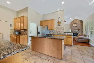 327 Lakeside Drive, Shady Shores, TX 76208 - Photo 11