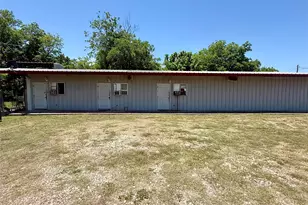 408 Live Oak St St, Marlin, TX 76661 - Photo 5