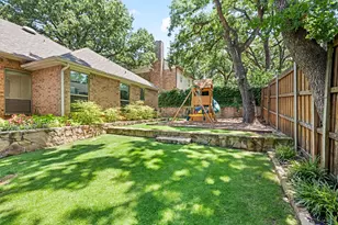 2141 N Aspenwood Dr, Grapevine, TX 76051 - Photo 35