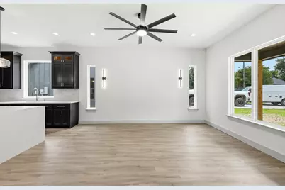 314 W Cobb Street, Bridgeport, TX 76426 - Photo 5