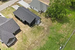 314 W Cobb St, Bridgeport, TX 76426 - Photo 37