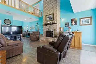 944 Land of Goshen Dr, Springtown, TX 76082 - Photo 5