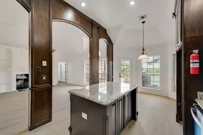 8209 Shoshoni Drive, Arlington, TX 76002 - Photo 9