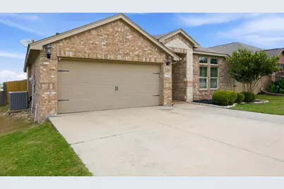 9236 Hunters Court, White Settlement, TX 76108 - Photo 3
