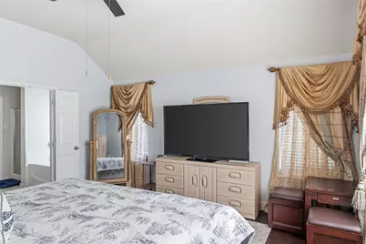 1640 Nashwood Drive, Grand Prairie, TX 75051 - Photo 17