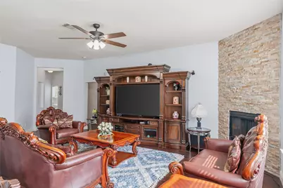 1640 Nashwood Drive, Grand Prairie, TX 75051 - Photo 7
