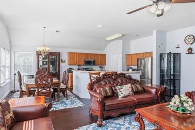 1640 Nashwood Drive, Grand Prairie, TX 75051 - Photo 11