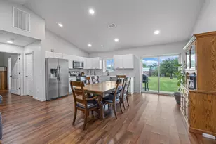 106 Edith St, Bowie, TX 76230 - Photo 5