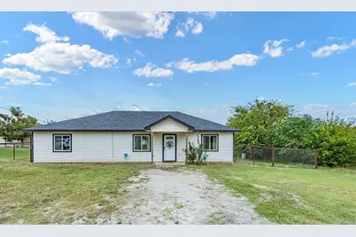 106 Edith Street, Bowie, TX 76230 - Photo 1